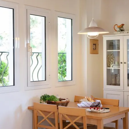 Giancarlo - Lovely With Stone And Wood Elements In Bay Villa