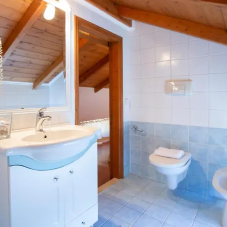 Villa Giancarlo - Lovely With Stone And Wood Elements In Bay