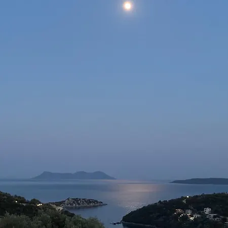 Giancarlo - Lovely With Stone And Wood Elements In Sivota Bay וילה