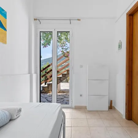 Giancarlo - Lovely With Stone And Wood Elements In Bay * Lefkáda