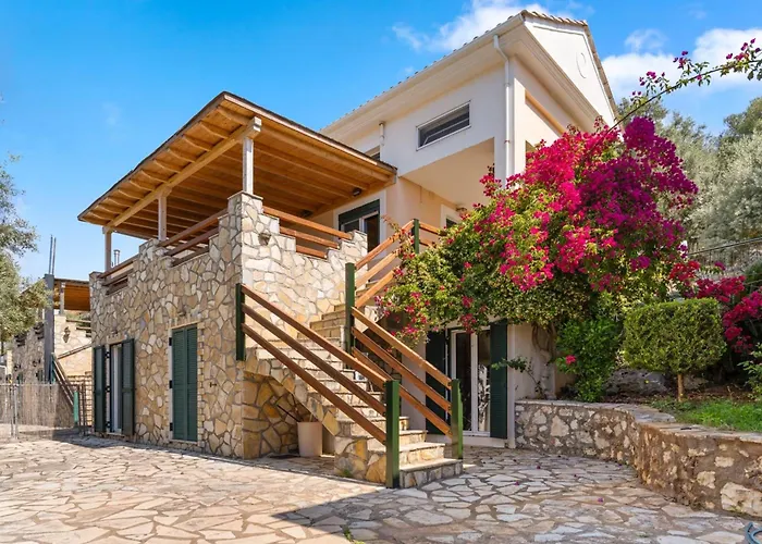 Giancarlo - Lovely With Stone And Wood Elements In Bay *