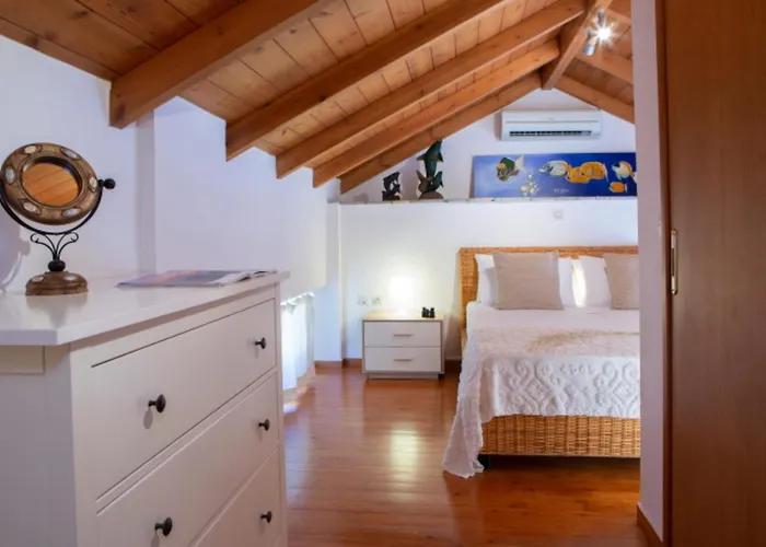Vilă Giancarlo - Lovely With Stone And Wood Elements In Bay Sivota