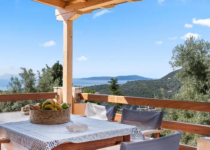 Giancarlo - Lovely With Stone And Wood Elements In Bay *