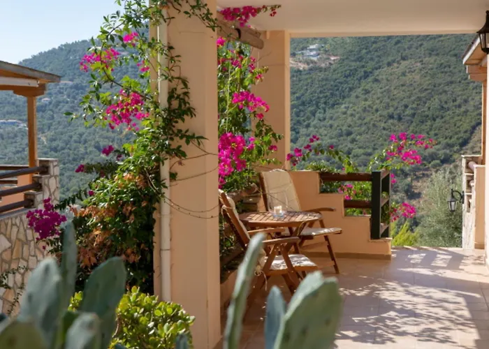 Giancarlo - Lovely With Stone And Wood Elements In Bay